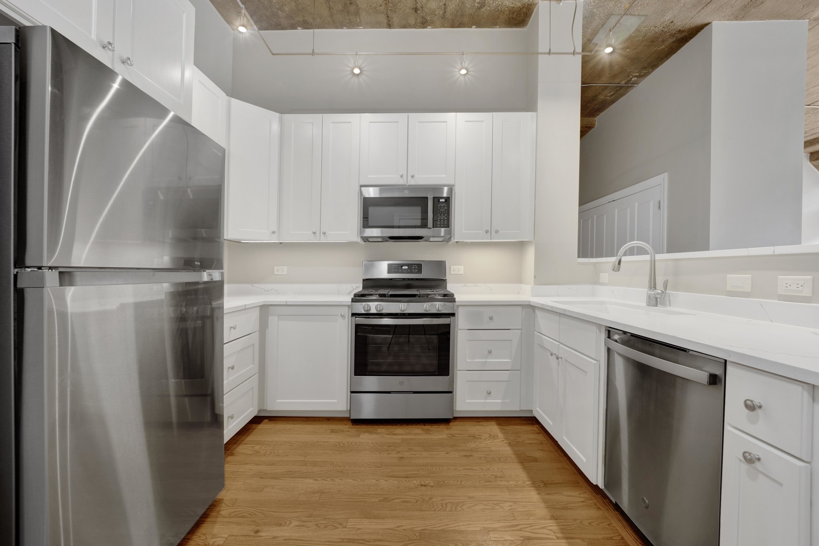 1071 West 15th Street Chicago IL 60608