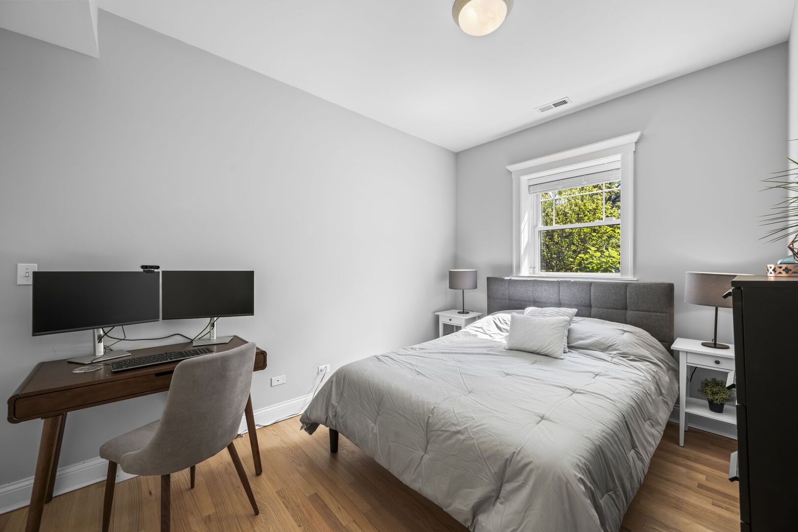 1504 West Cullom Avenue Chicago IL 60613