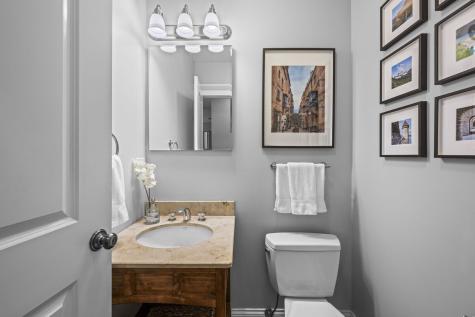 1504 West Cullom Avenue Chicago IL 60613
