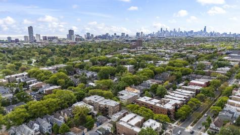 1504 West Cullom Avenue Chicago IL 60613