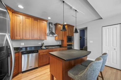 1504 West Cullom Avenue Chicago IL 60613