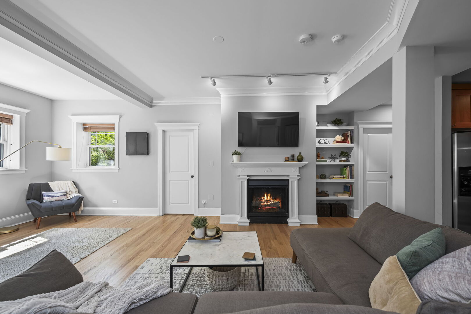 1504 West Cullom Avenue Chicago IL 60613