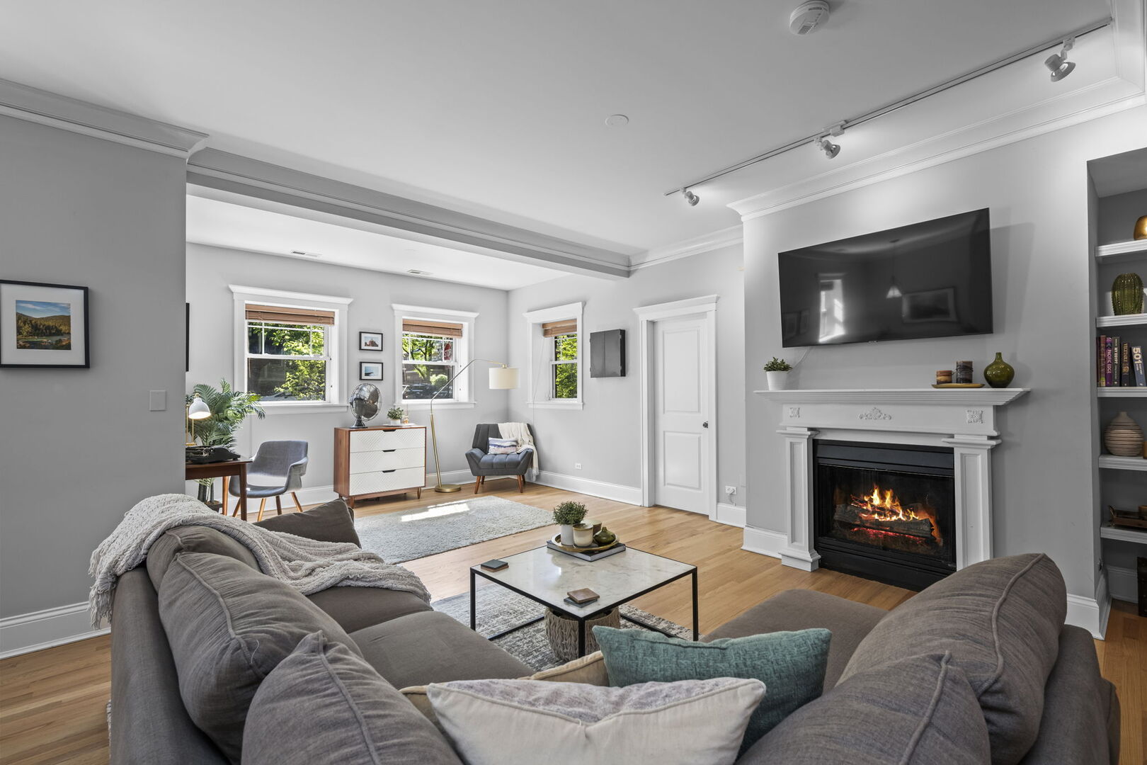 1504 West Cullom Avenue Chicago IL 60613