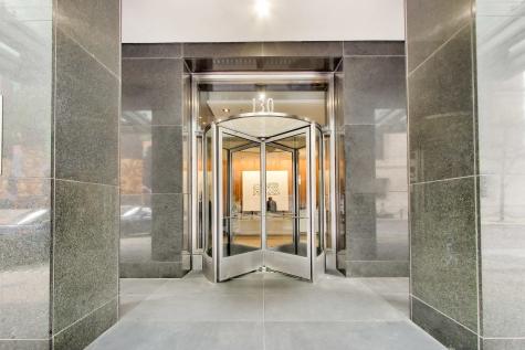 130 North Garland Court Chicago IL 60602