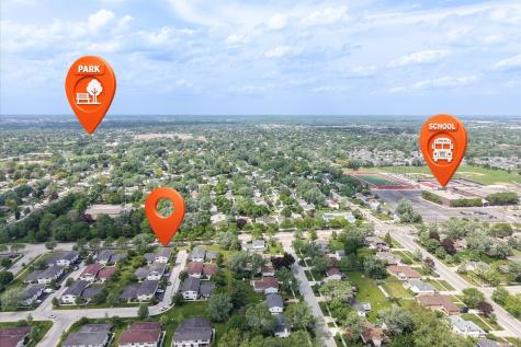 2 Dennis Court Schaumburg IL 60193