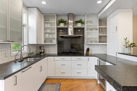 2740 North Janssen Avenue Chicago IL 60614