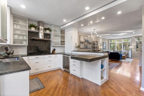 2740 North Janssen Avenue Chicago IL 60614