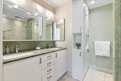 2740 North Janssen Avenue Chicago IL 60614