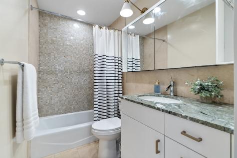 2740 North Janssen Avenue Chicago IL 60614