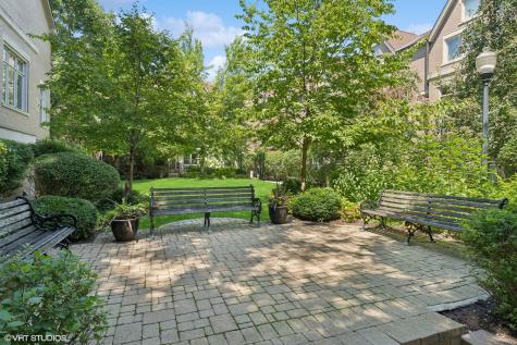 2740 North Janssen Avenue Chicago IL 60614