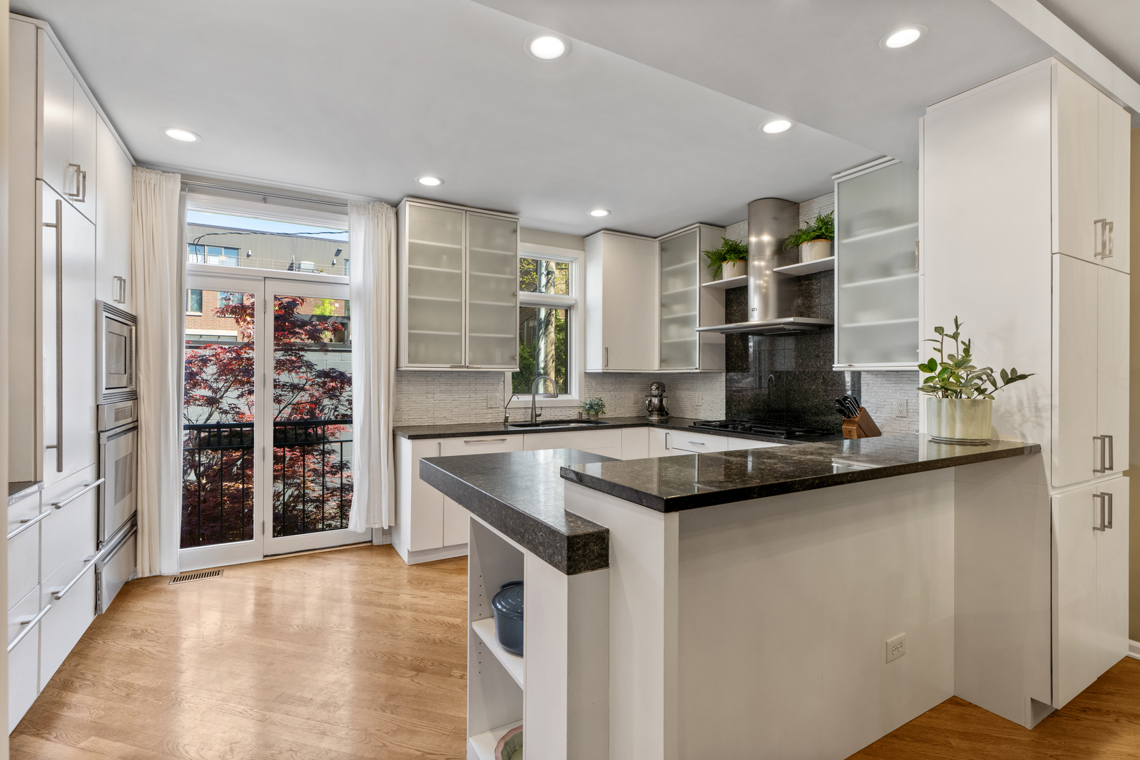 2740 North Janssen Avenue Chicago IL 60614