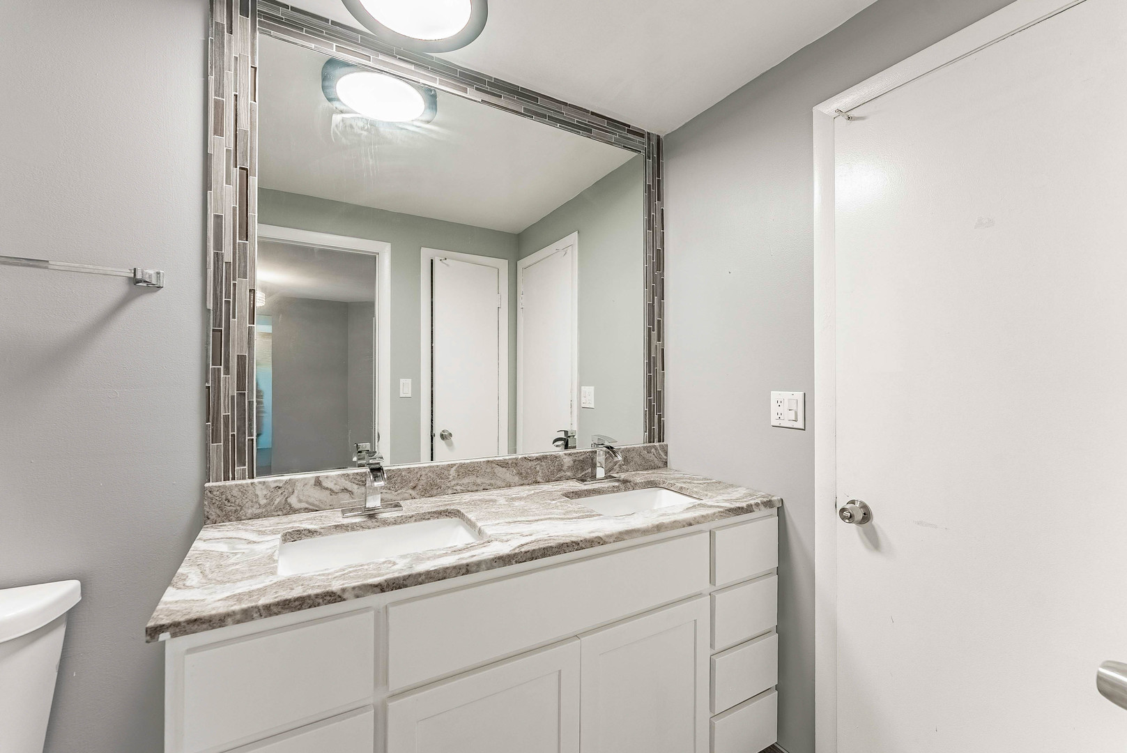 2325 North Neva Avenue Chicago IL 60707
