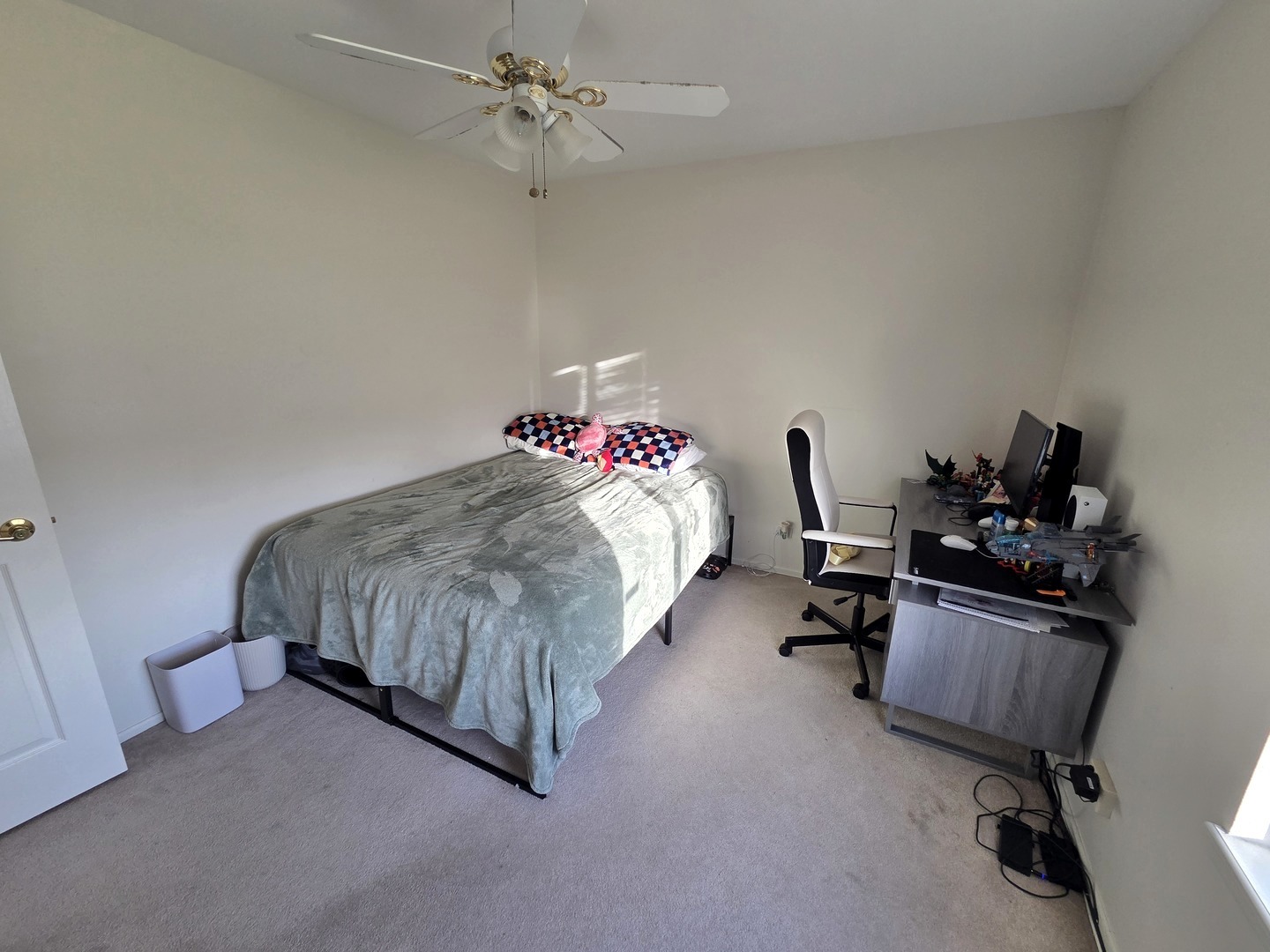 390 Springlake Lane Aurora IL 60504