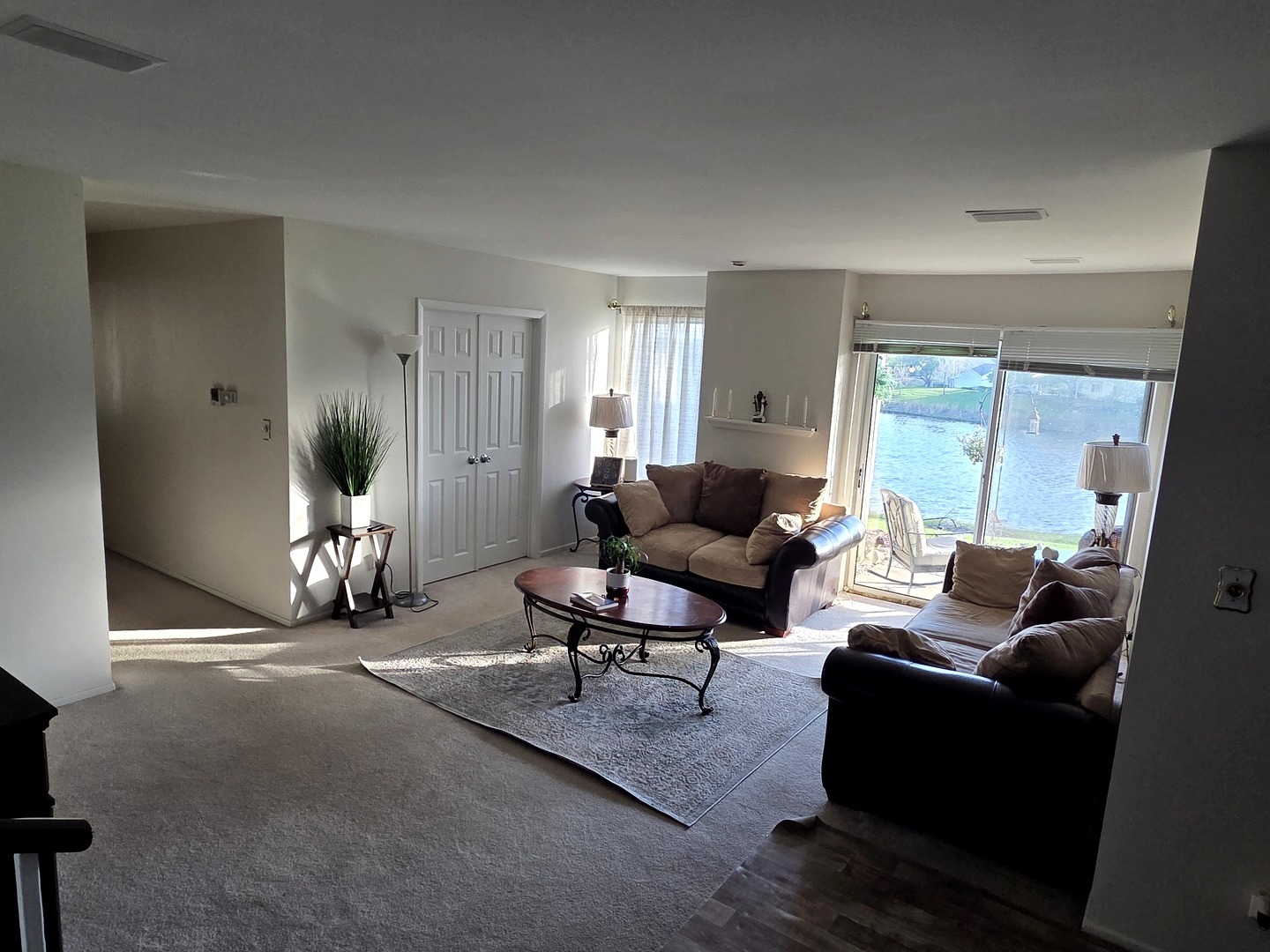 390 Springlake Lane Aurora IL 60504