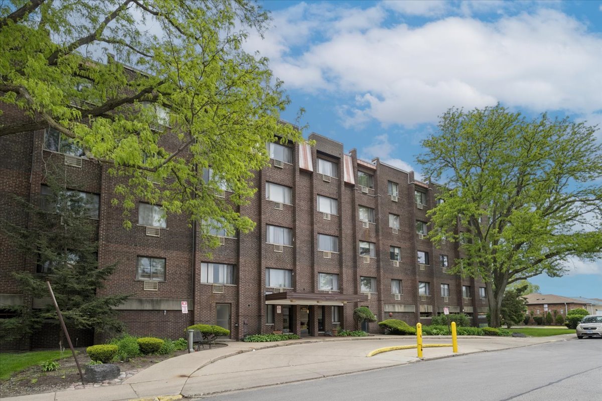 8455 West Leland Avenue Chicago IL 60656