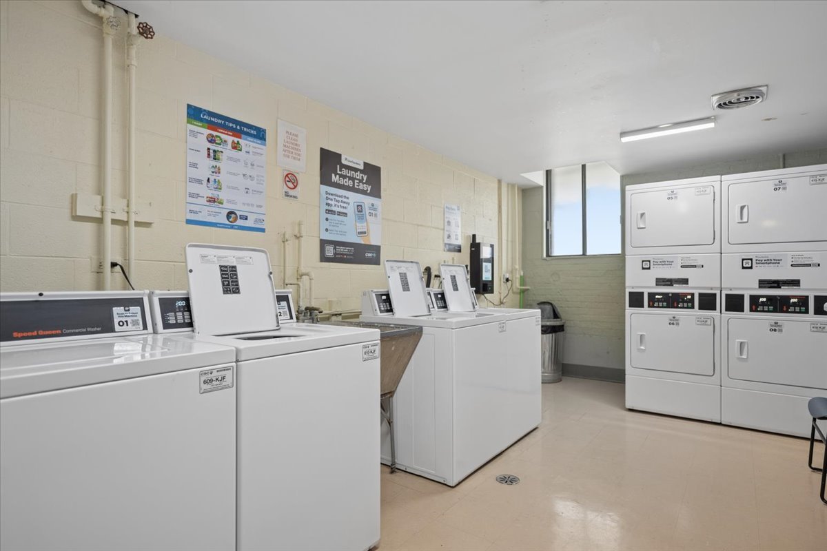 8455 West Leland Avenue Chicago IL 60656