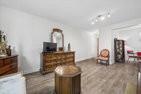 8455 West Leland Avenue Chicago IL 60656