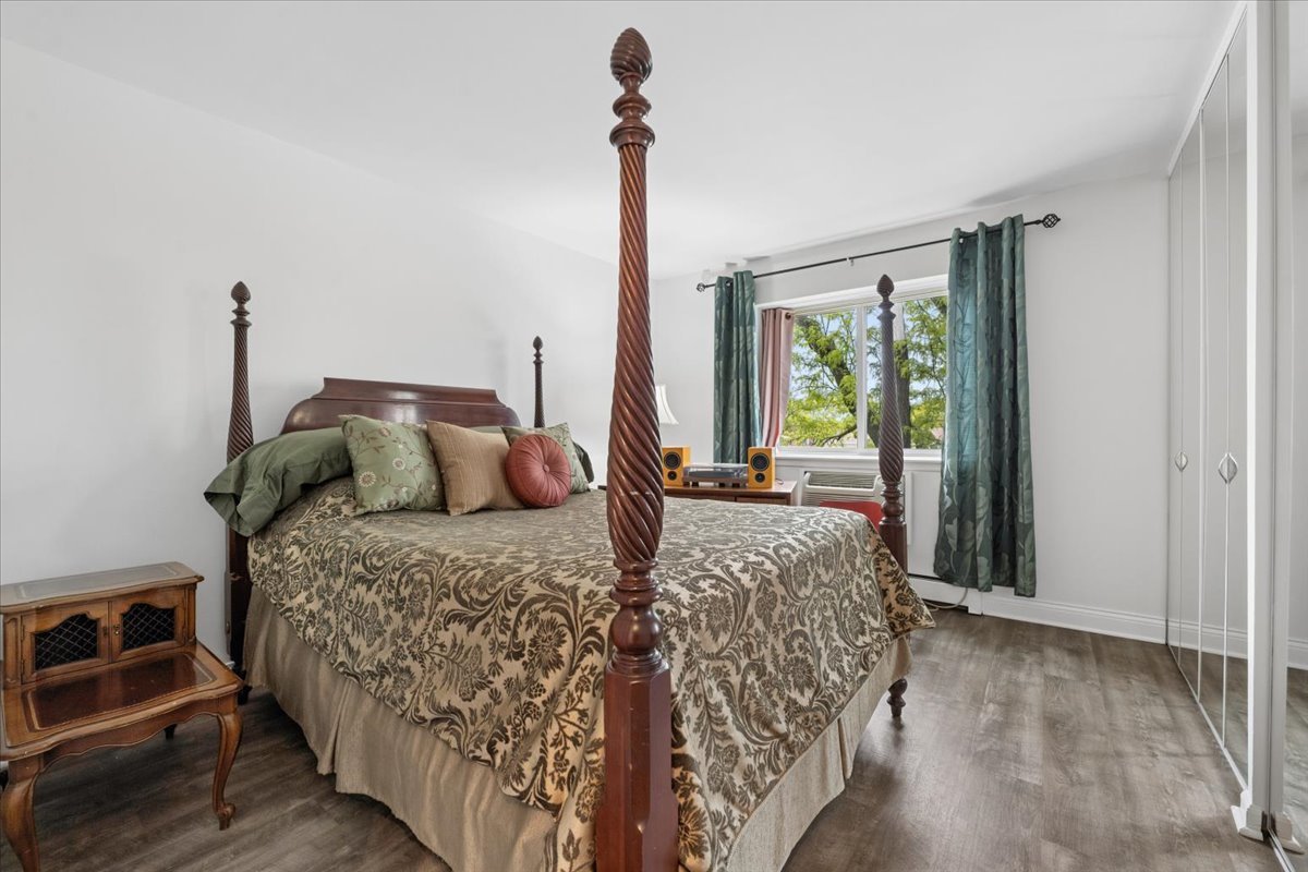 8455 West Leland Avenue Chicago IL 60656