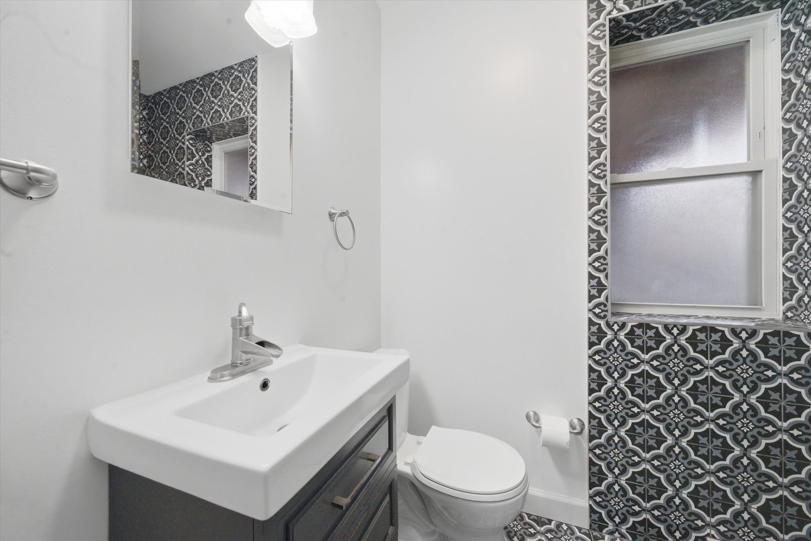 6157 North Richmond Street Chicago IL 60659