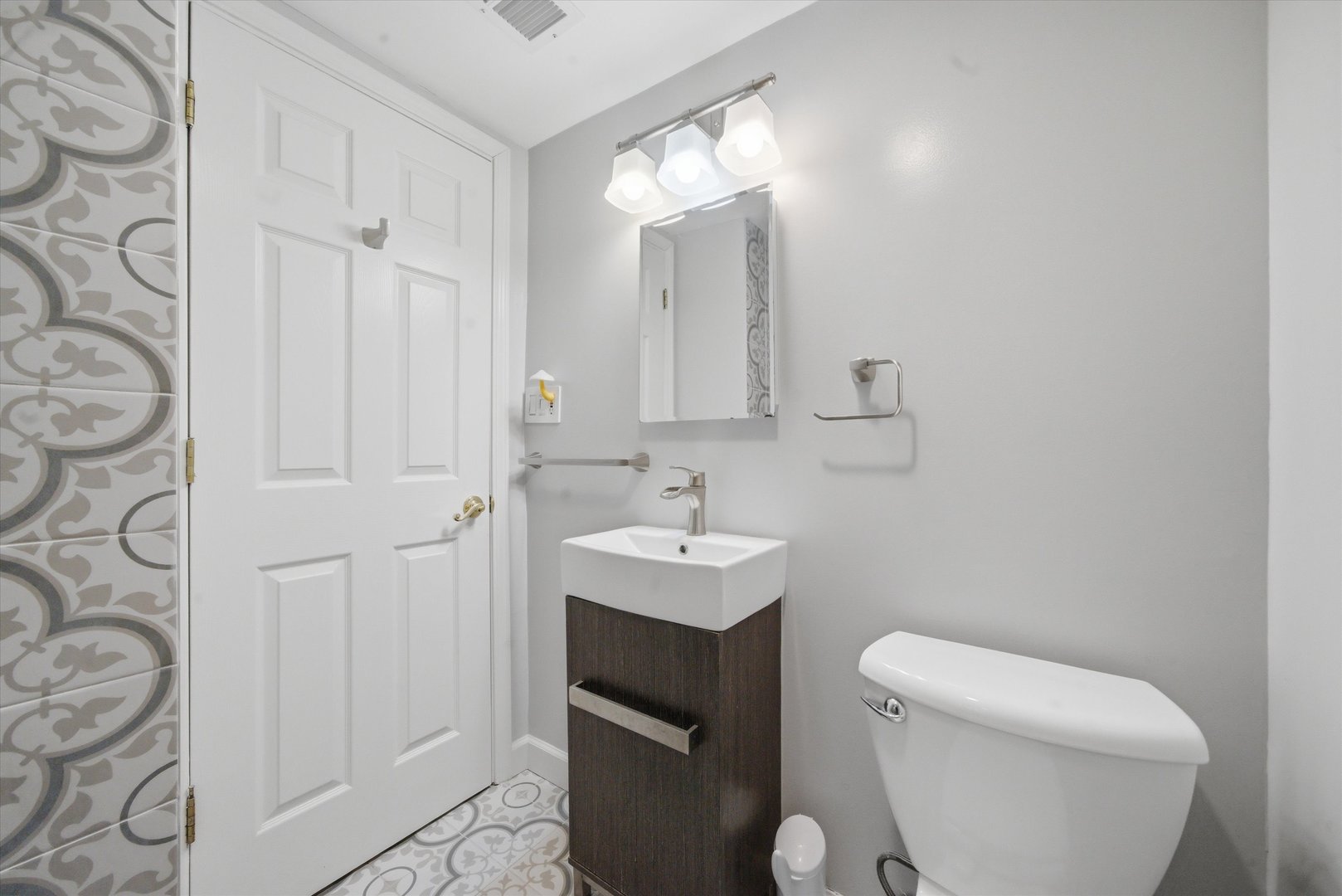 6157 North Richmond Street Chicago IL 60659