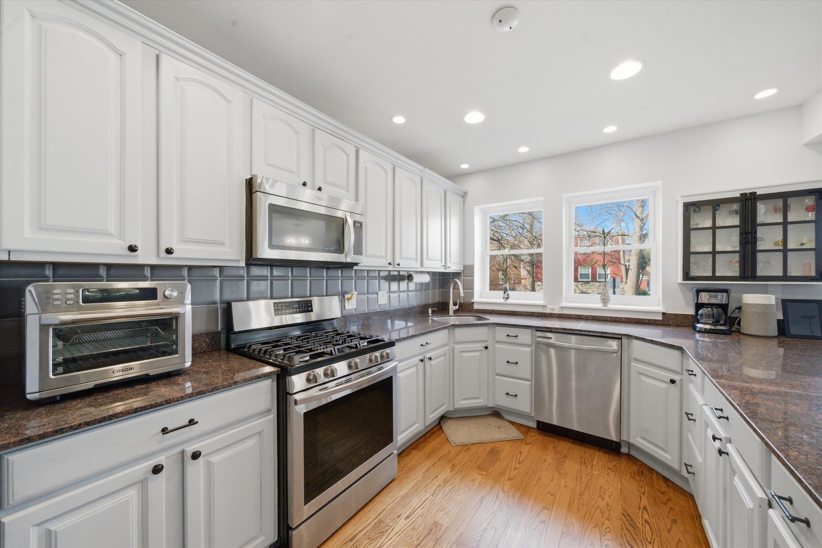 6157 North Richmond Street Chicago IL 60659