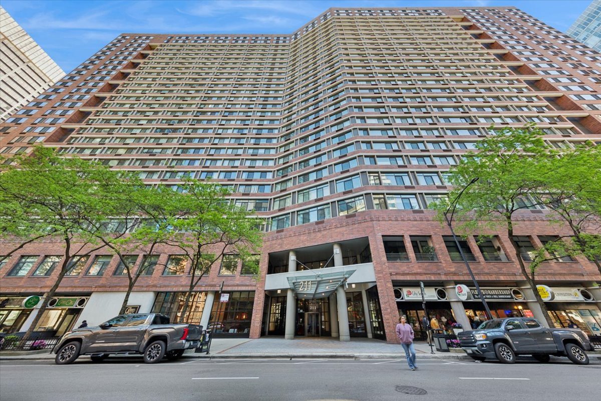 211 East Ohio Street Chicago IL 60611