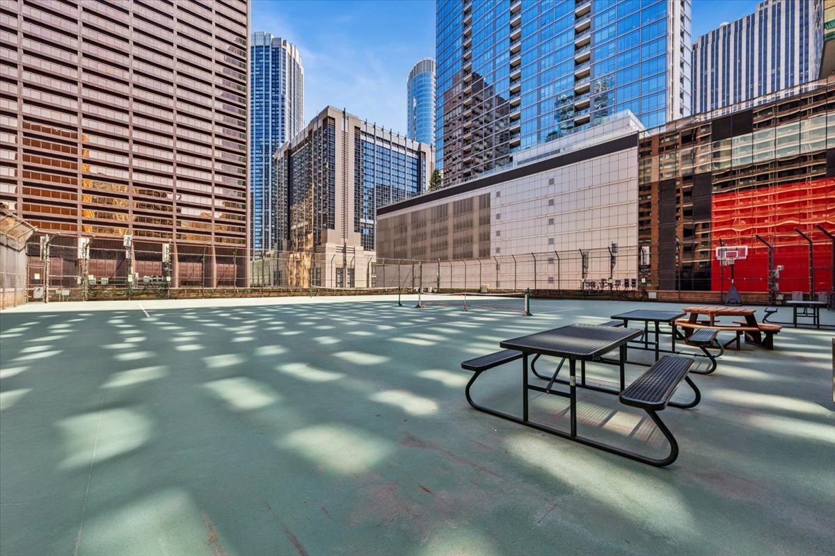 211 East Ohio Street Chicago IL 60611