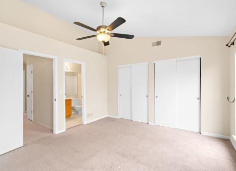 1619 Woodcrest Circle Mundelein IL 60060