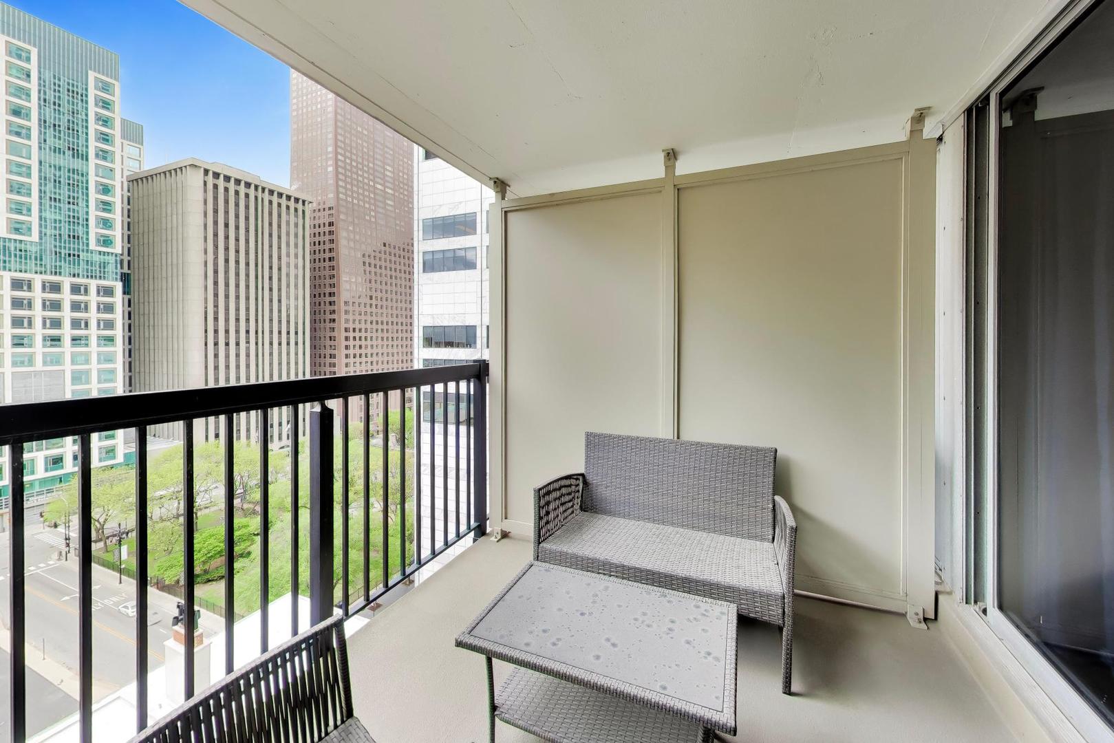 201 East Chestnut Street Chicago IL 60611