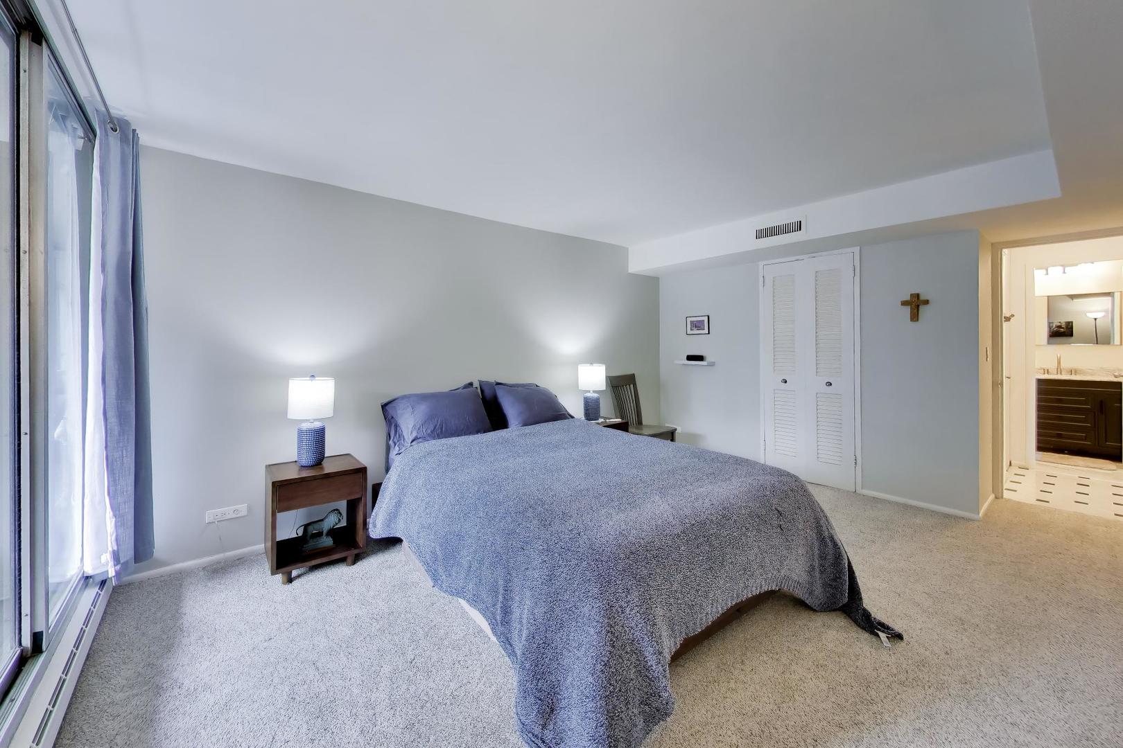 201 East Chestnut Street Chicago IL 60611