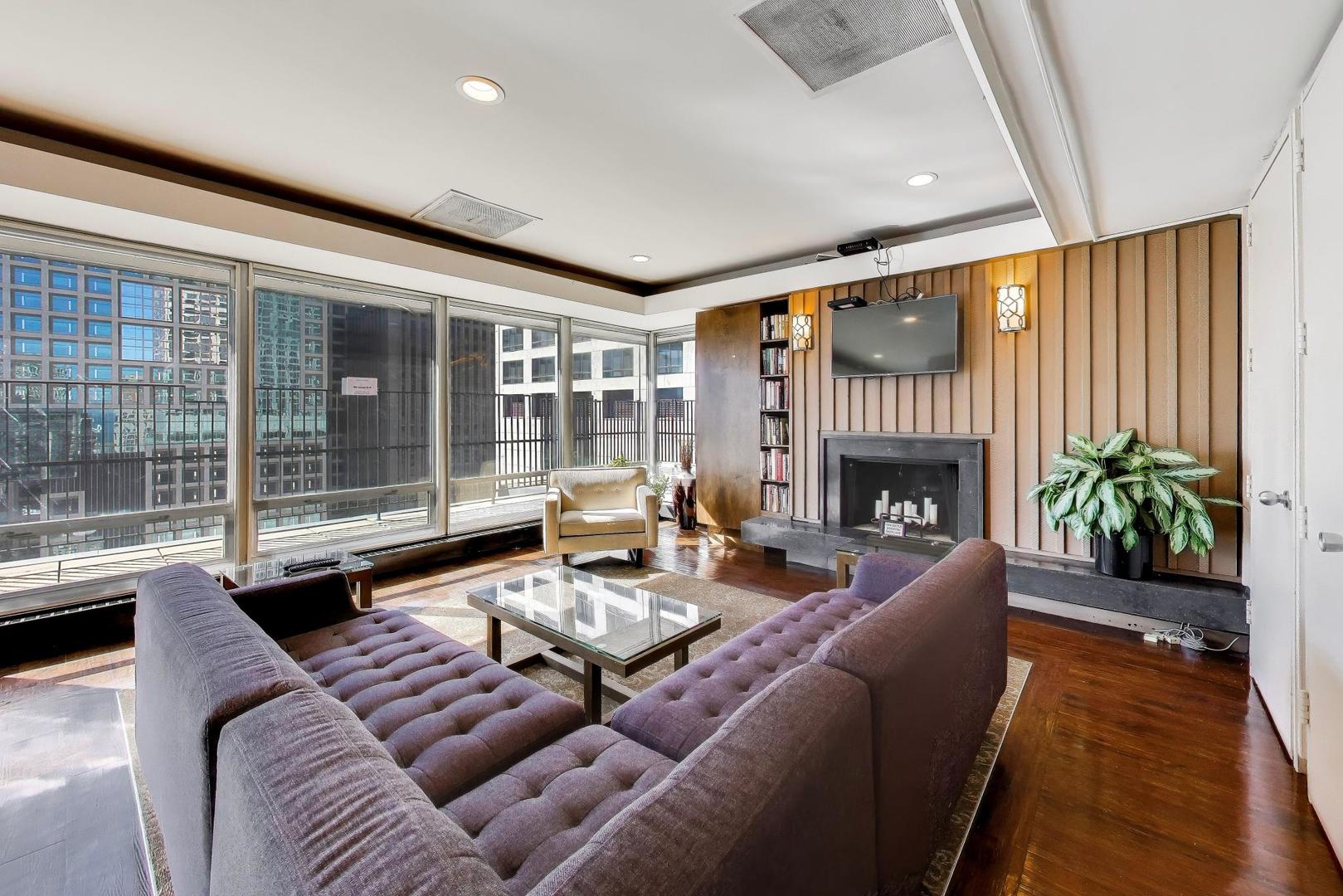 201 East Chestnut Street Chicago IL 60611