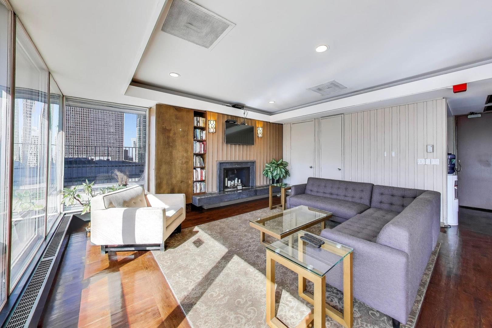 201 East Chestnut Street Chicago IL 60611