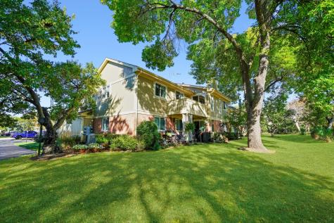 136 Wolcott Court Schaumburg IL 60193