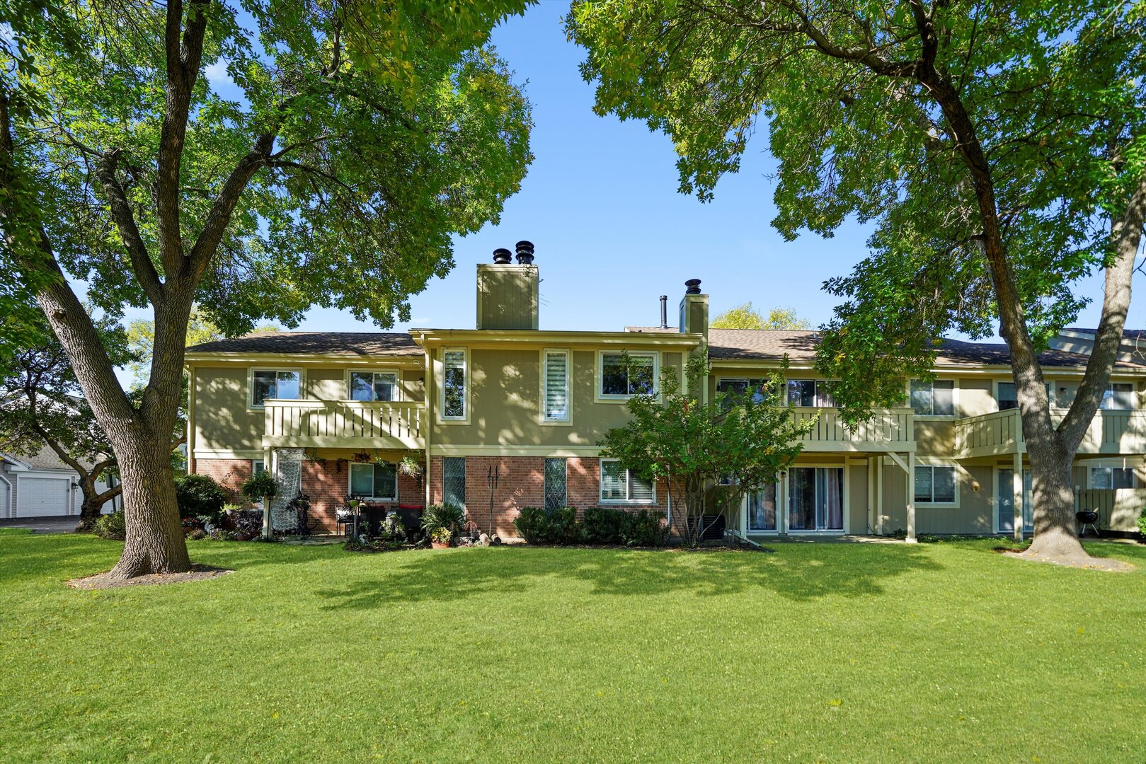 136 Wolcott Court Schaumburg IL 60193