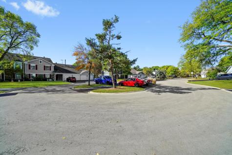 136 Wolcott Court Schaumburg IL 60193