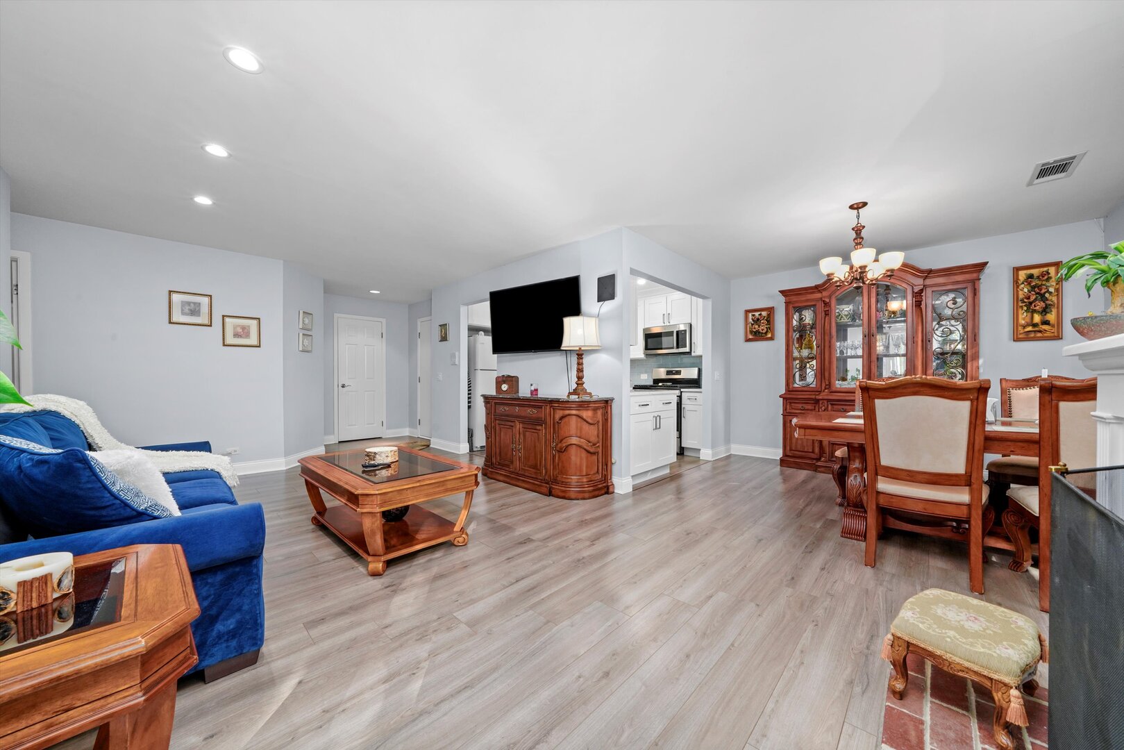 136 Wolcott Court Schaumburg IL 60193