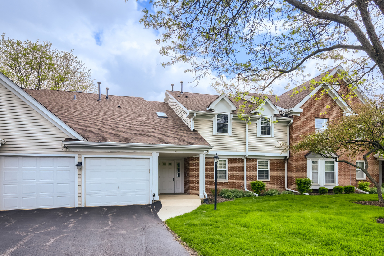 41 Ashburn Court Schaumburg IL 60193