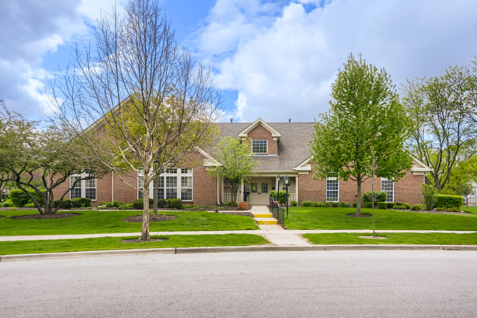 41 Ashburn Court Schaumburg IL 60193