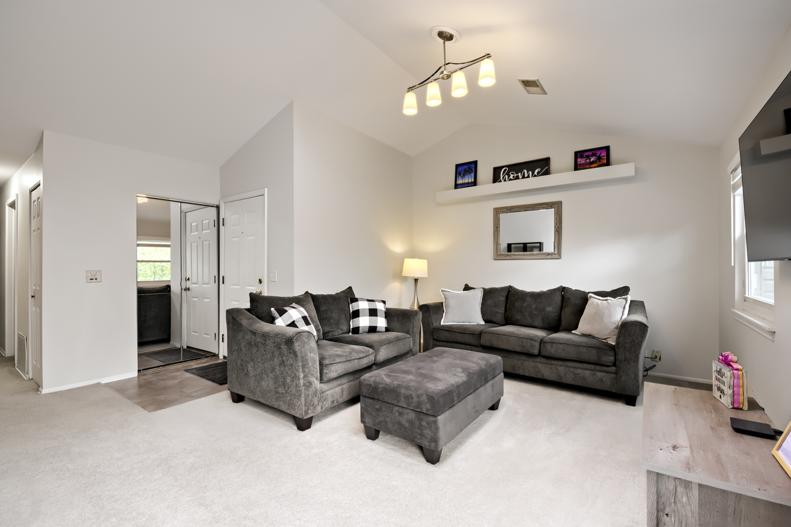 41 Ashburn Court Schaumburg IL 60193