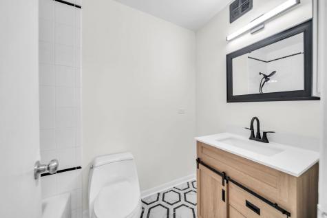 7033 North Kedzie Avenue Chicago IL 60645