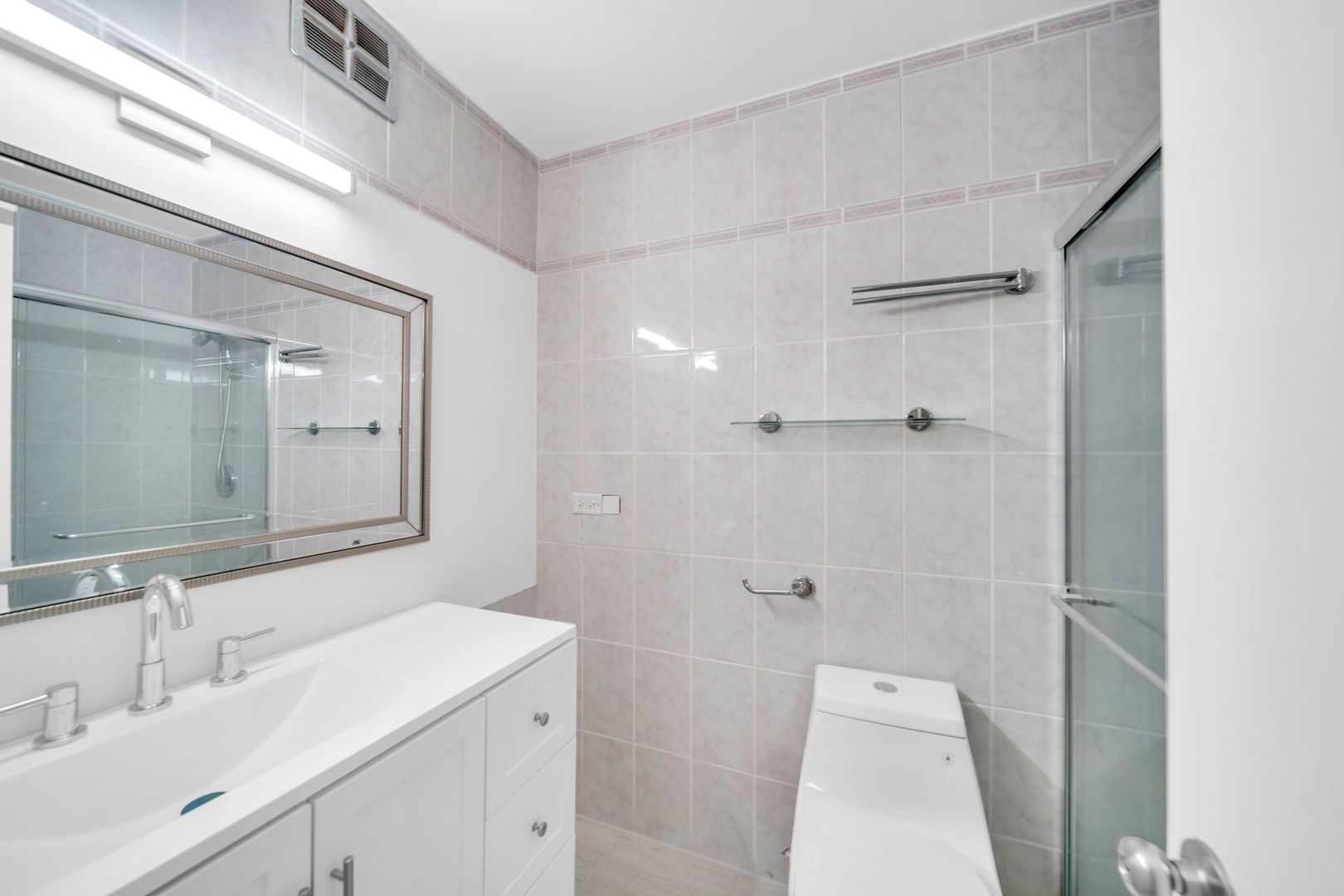 7033 North Kedzie Avenue Chicago IL 60645
