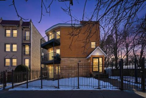 1937 West Pratt Boulevard Chicago IL 60626