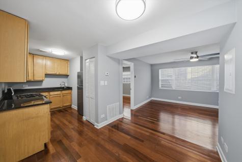 1937 West Pratt Boulevard Chicago IL 60626