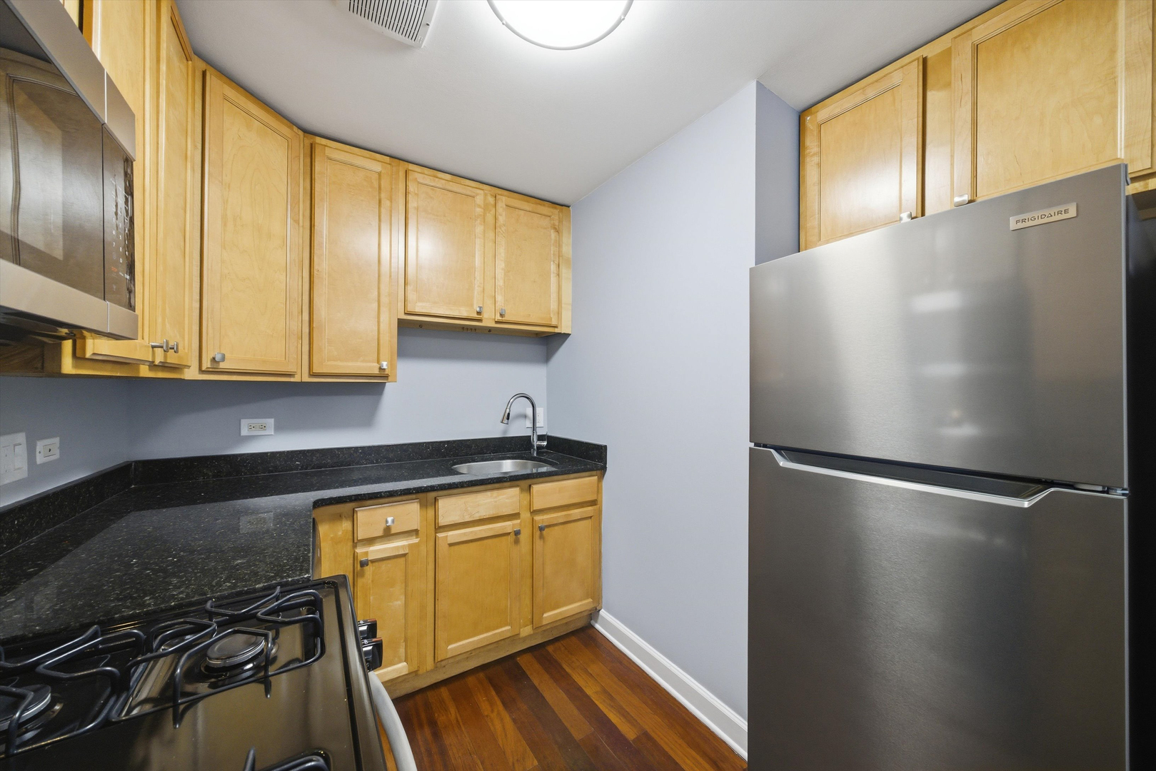 1937 West Pratt Boulevard Chicago IL 60626