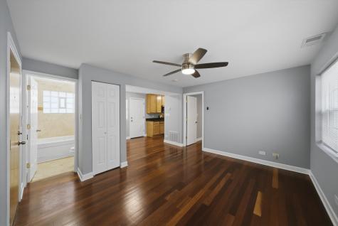 1937 West Pratt Boulevard Chicago IL 60626