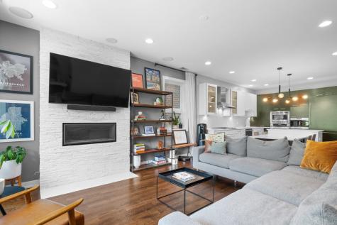 1536 West Walton Street Chicago IL 60642