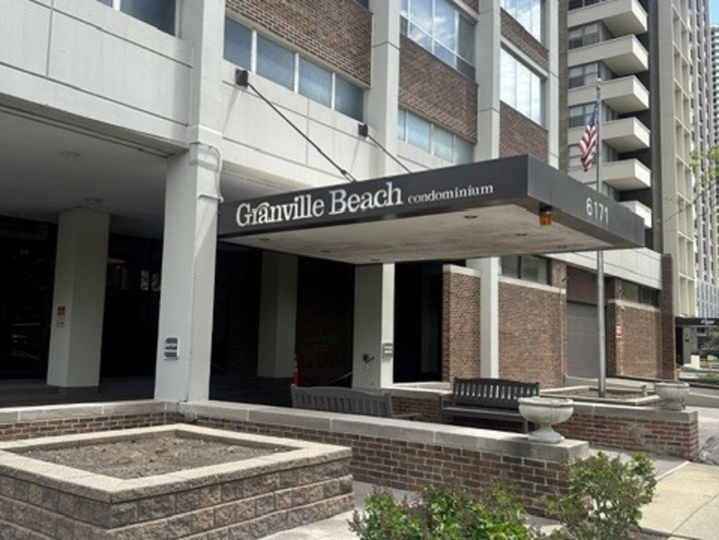 6171 North Sheridan Road Chicago IL 60660