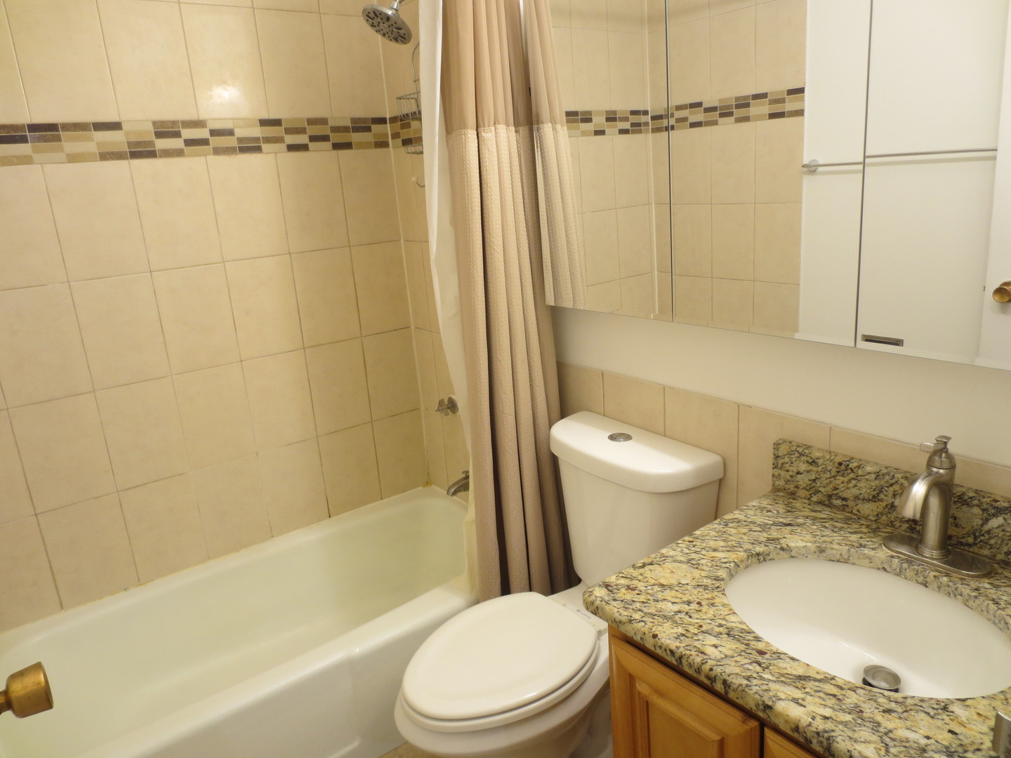 6171 North Sheridan Road Chicago IL 60660