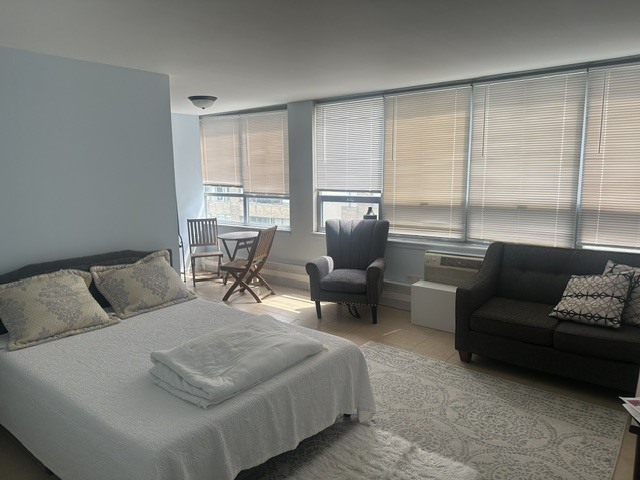 6171 North Sheridan Road Chicago IL 60660
