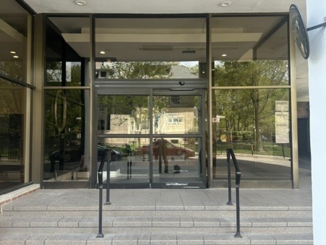 6171 North Sheridan Road Chicago IL 60660